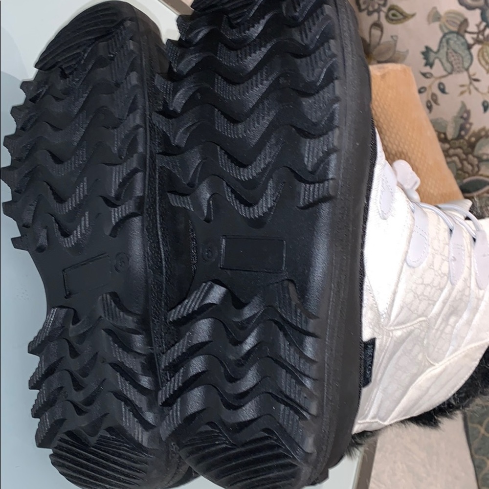 Snow/Winter Boots - Picture 5 of 6
